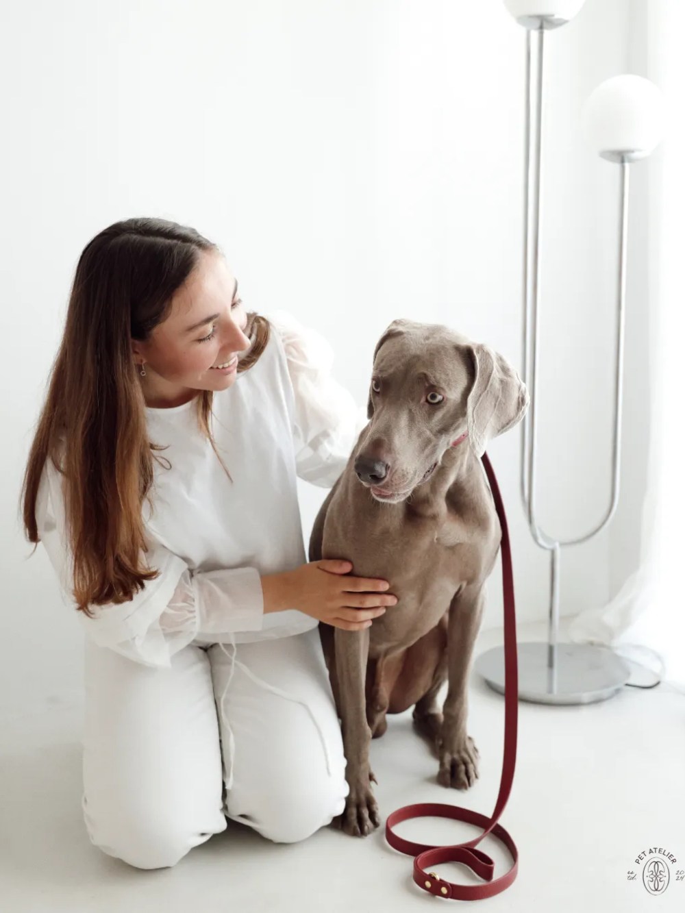 Correa atemporal para perro color burdeos de Oliva Pet Atelier